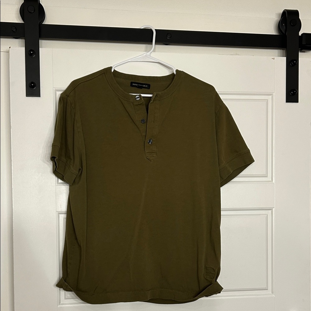 Banana Republic Dark Olive Short Sleeve Henley